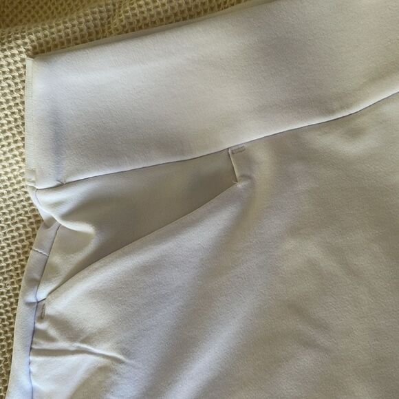 Greg Norman Woman Active Tennis Golf Skort, White, Size XLarge, NWT - Picture 6 of 9